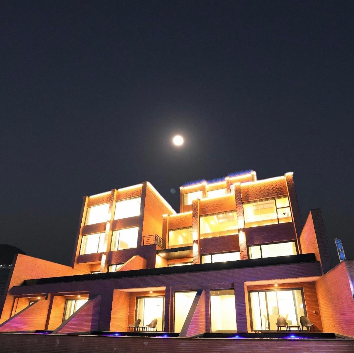 Pohang Case Poolvilla Exterior foto